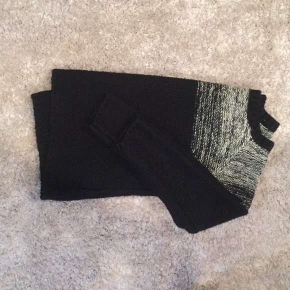 Color Block Winter Sweater! ❄️☃️ - Picture 2 of 3